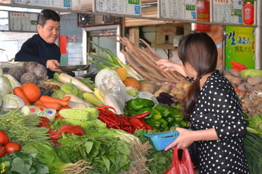 禽流感冲击下的厦门菜市场 家禽销售遇冷，市场转型在即